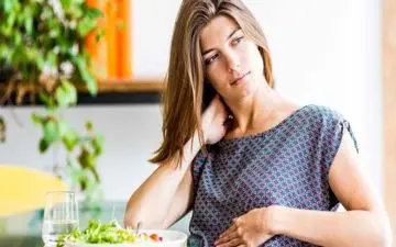 غذاهایی که باعث نفخ می‎شوند را بشناسید