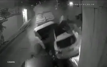 فیلم/ تصادف فاجعه بار کامیون با دو ماشین سواری
