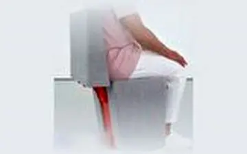 چهار پایه عجیبی که با نشستن بر روی آن، به صندلی تبدیل می‌شود