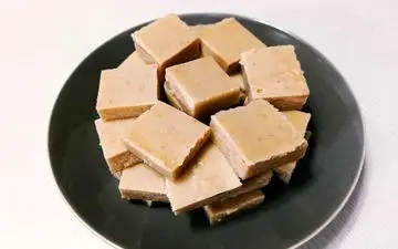 در عصاره‌های آماده، چه میزان از ترکیبات گوشتی به کار رفته؟