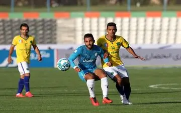 پیکان و صنعت نفت در پی به تعویق انداختن دیدار هفته اول 