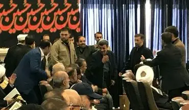 حضور احمدی نژاد در مراسم ترحیم پدر سردار قاسم سلیمانی/عکس