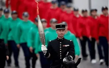 
مشعل المپیک به پاریس رسید 