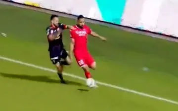 کارت زرد دوم و اخراج سروش رفیعی مقابل نساجی | فیلم