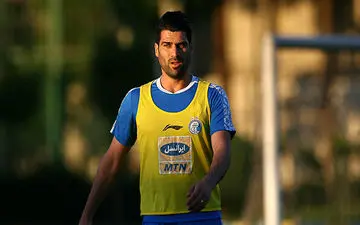 واکنش معنادار بازیکن استقلال پس از دریافت رضایت‌نامه + عکس