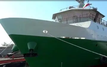 نخستین شناور صیادی اقیانوس‌پیمای کشور در بوشهر به آب انداخته شد