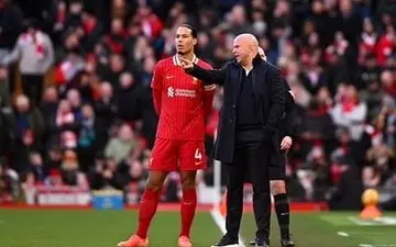 
فن دایک: تمدید قراردادم با لیورپول دروغ است!
