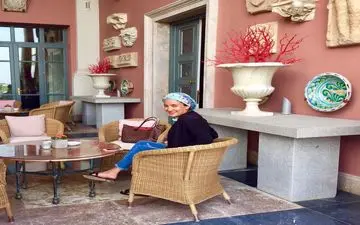 عکس/ خنده های بهاره افشاری در یک کشور خارجی