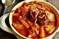 طرز تهیه خورشت سیب و آلو: غذای سنتی با طعمی ملس