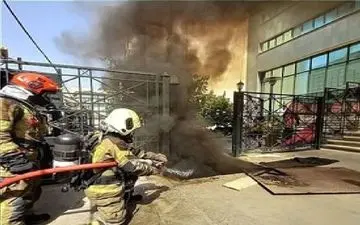 
حریق پست برق در مرکز تهران
