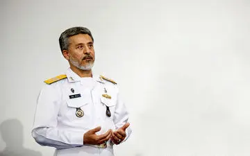 باید به بیگانگان بگوییم که پا از گلیم خود فراتر نگذارند