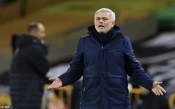 پاسخ روشن مورینیو به اظهارات اوزیل