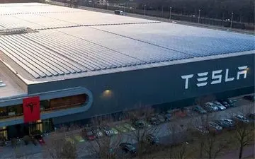 
انفجار بمب باقی‌مانده از جنگ جهانی دوم در کارخانه تسلا!
