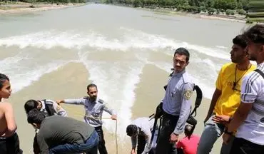 نجات 3 پسر نوجوان از مرگ در رودخانه زاینده رود 