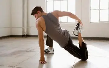 چه کسی می‌تواند تمرین‌ کششی انجام دهد؟