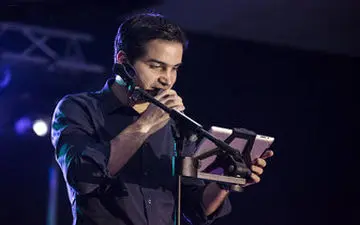 ادای احترام خواننده معروف به آتش‌نشانان حادثه پلاسکو