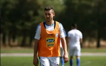  چپاروف خط هافبک استقلال را کامل کرد