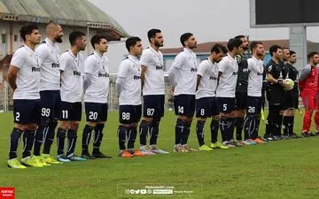  قوی سپید بال پرواز گرفت 