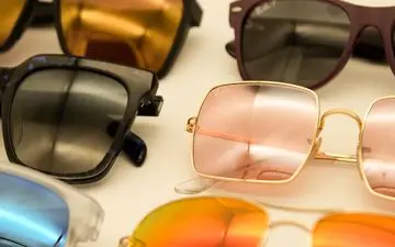 با این ترفند ساده، پلاریزه بودن عینک‌ آفتابی‌تان را تست کنید