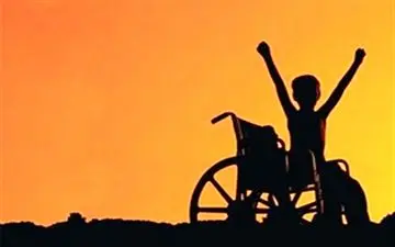 دختربچه معلولی که همه را متعجب می‌کند +فیلم 