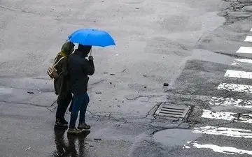 بارش باران ادامه دارد