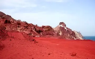 ساحل سرخ خلیج فارس زیباست