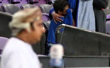 عکس/ اشک های فرزند رحمتی پس از شکست سنگین استقلال