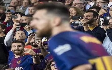 مسی و بدلش در یک قاب