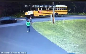 صحنه وحشتناکی که یک راننده بی احتیاط رقم زد! + فیلم