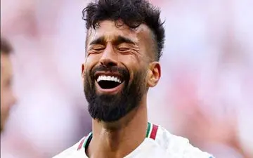 رامین رضاییان با ماشین لوکس جدیدش در خیابان‌! / خودرویی به سبک هواپیما + ویدئو