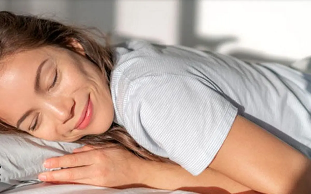خطرات خوابیدن روی شکم| چرا نباید روی شکم خوابید؟