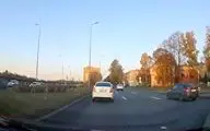  فیلم/چپ شدن ناگهانی خودرو حین لایی کشیدن