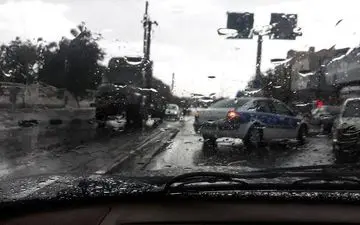 ترافیک نیمه سنگین آزادراه کرج/باران نیمه شمالی کشور را فراگرفت