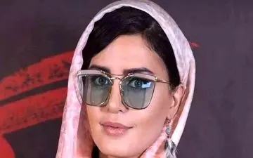 حرکت شرم آور الناز شاکردوست با دختر ها و پسرهای غریبه بر روی قایق! + عکس لورفته