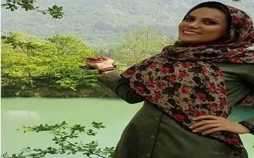 پوشش و ظاهر متفاوت مجری زن شبکه نسیم