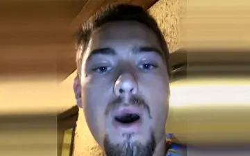  چندش آورترین حیوان خانگی در دهان صاحبش! + عکس