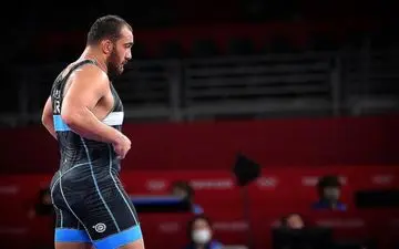 
زارع دومین طلایی ایران/ نایب قهرمان المپیک به زانو درآمد 