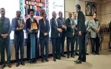 واحدهای برتر و نمونه کرمانشاه در روز صنعت و معدن تجلیل شدند

