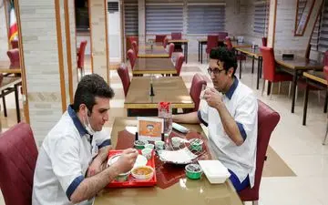 
چه نوع آش هایی در افطار بخوریم؟