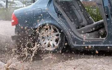 ابزاری بسیار ساده برای بیرون آوردن خودرو از چاله