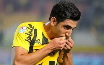 یک جوان گمنام علیه پرسپولیس