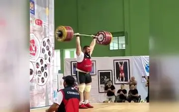لحظه شکستن رکورد رضازاده با وزنه ۲۶۴ کیلوگرمی!+فیلم