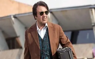 تیپ عجیب رضا عطاران در ترمینال