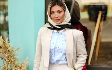 استایلی ساده اما خیره‌کننده؛ تابستان امسال مثل همسر بهرام رادان لباس بپوشید!