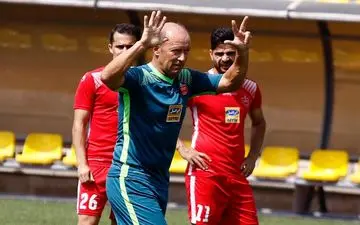 پیغام تهدیدآمیز کالدرون به ملی‌پوشان پرسپولیس؛ بعدازظهر همه بیایید