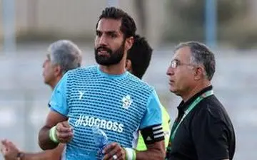 صادقی از استقلال شکایت کرد