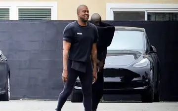 استایل مضحک این زوج بدلباس تمامی ندارد/ وقتی پول داری ولی سلیقه نه!
