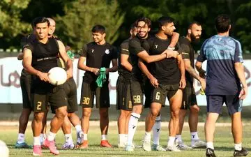 خط خوردن هشت استقلالی برای بازی با ذوب‌آهن