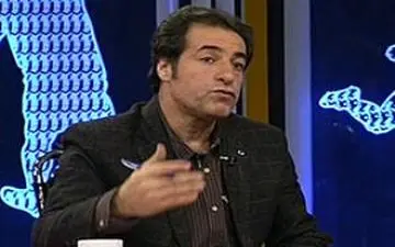  ورمزیار: چرا بازی های پرسپولیس را سه هیچ نمی‌کنید؟