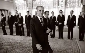 شاه برگشته؟!|بدل محمدرضا پهلوی در تهران + عکس